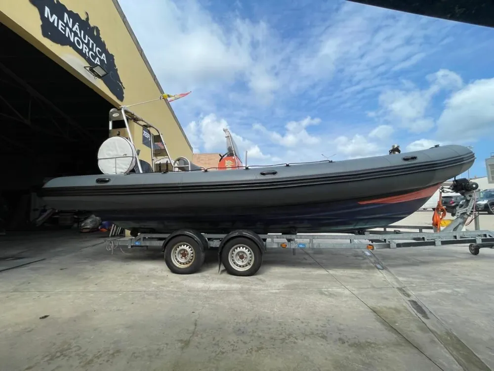 Náutica Menorca - Reparación y mantenimiento de barcos en Mahón, Foto 2 von 4