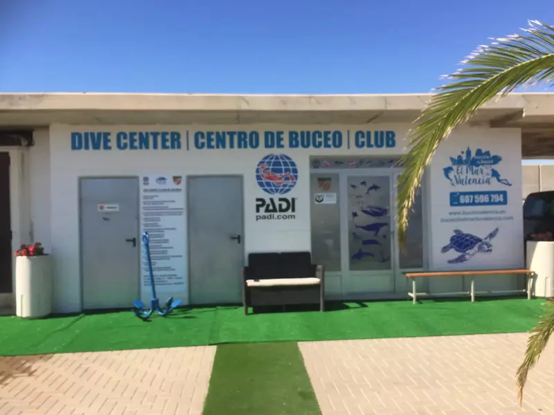 Dive Center El Mar de Valencia - Escuela PADI 5 Estrellas IDC, Foto 2 von 4