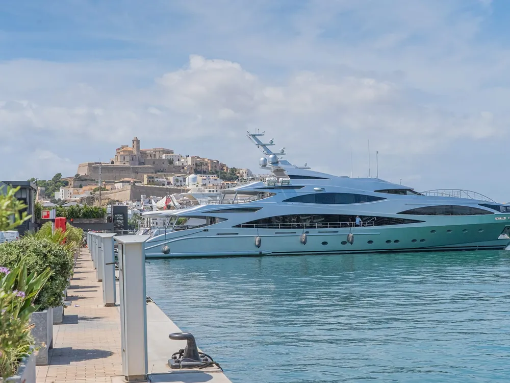 Marina Ibiza - Amarres para yates de 8 a 95 m frente a Dalt Vila, Foto 2 von 4