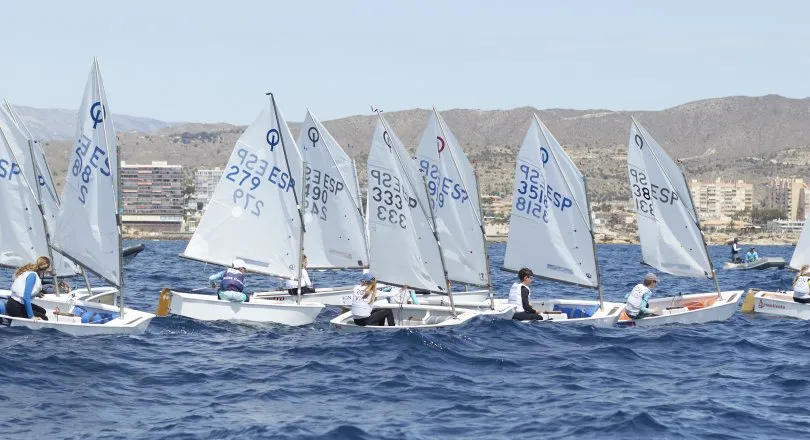 Club Náutico Benidorm - Escuela de vela, remo y kayak desde 1963, Foto 4 von 4