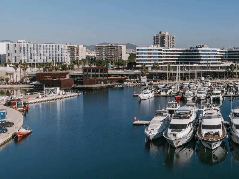 Port Fòrum - Amarres hasta 80 m y la mayor marina seca de Cataluña, foto 3 de 4
