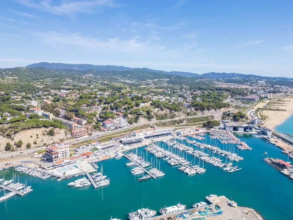 Club Nàutic d'Arenys de Mar - Amarres, escuela de vela y regatas, фото 2 из 4