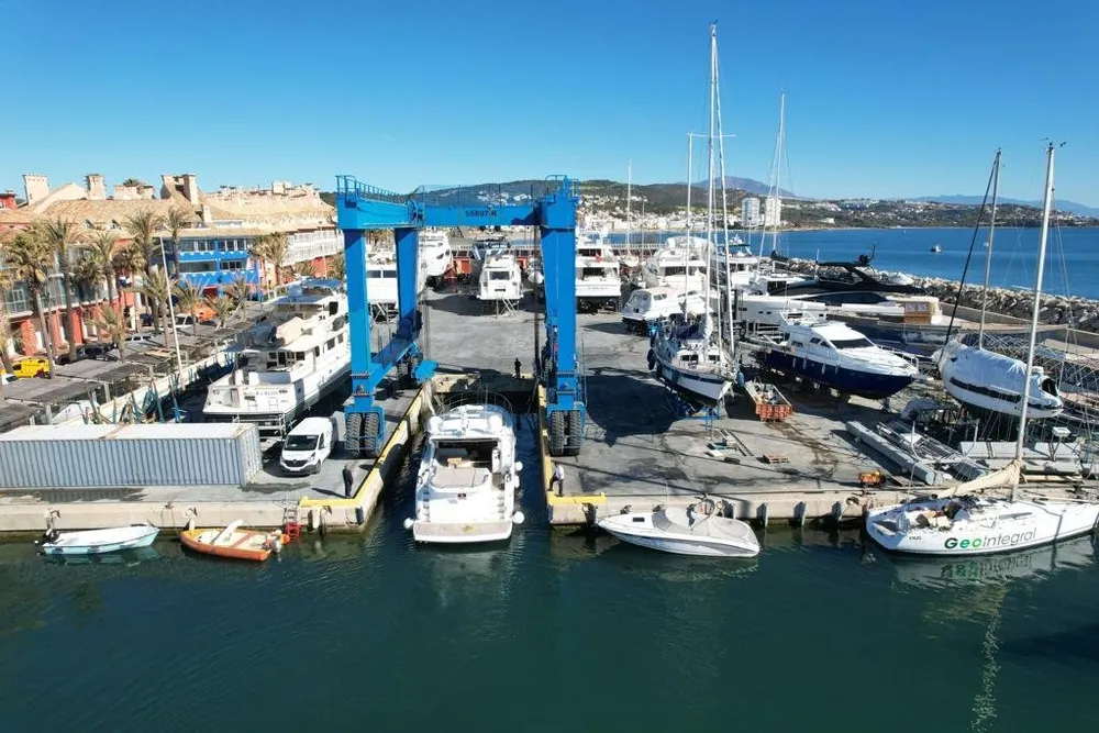 Varadero Puerto Sotogrande - Reparación y mantenimiento de barcos, Foto 4 von 4