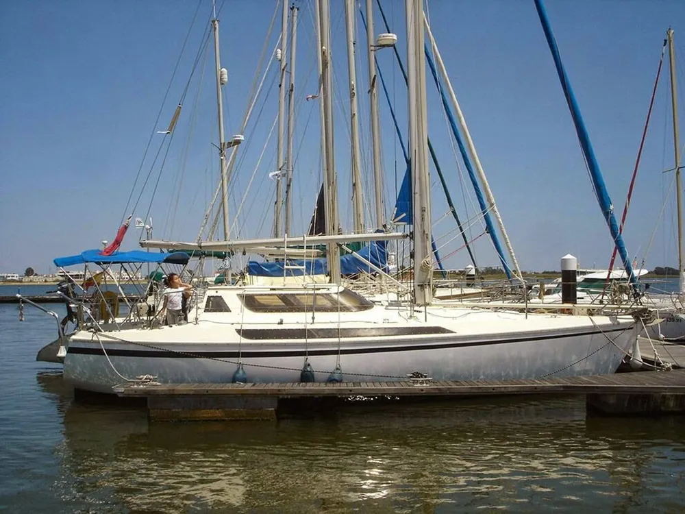 A Bordo Náutica - Climatización, electrónica y compraventa de barcos en Sitges, foto 3 de 4