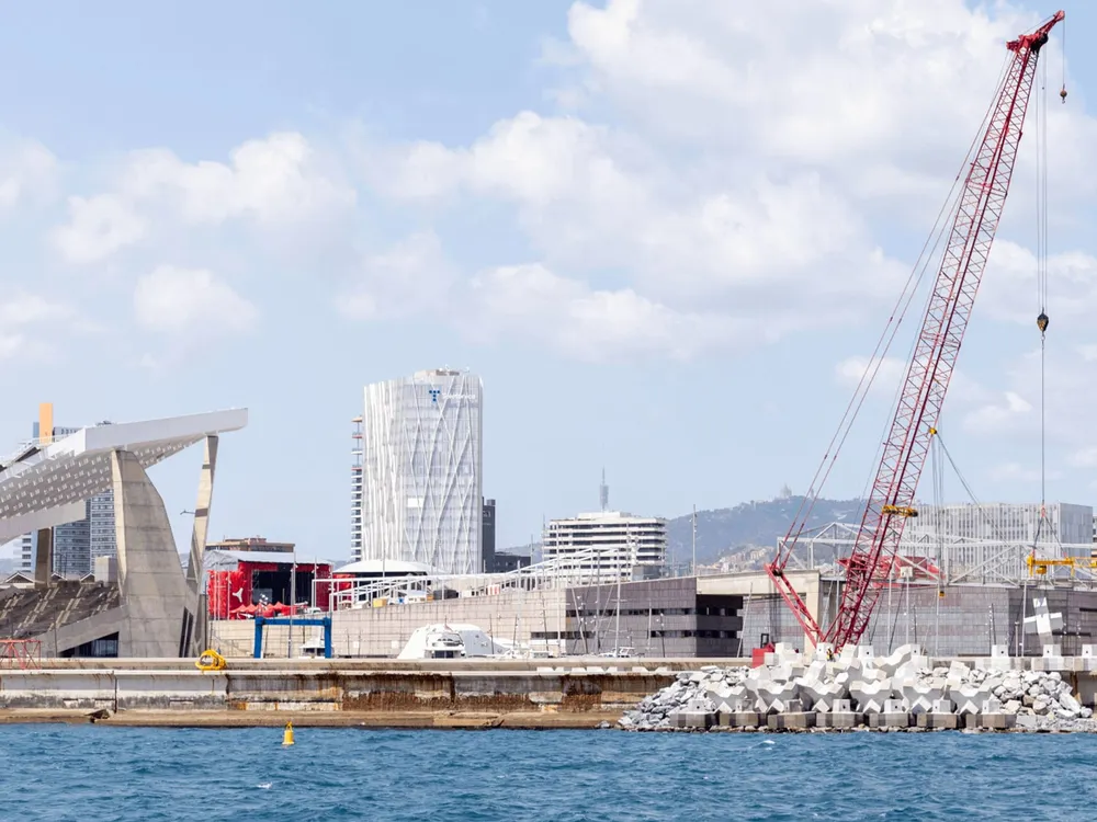 Port Fòrum - Amarres hasta 80 m y la mayor marina seca de Cataluña, foto 4 de 4