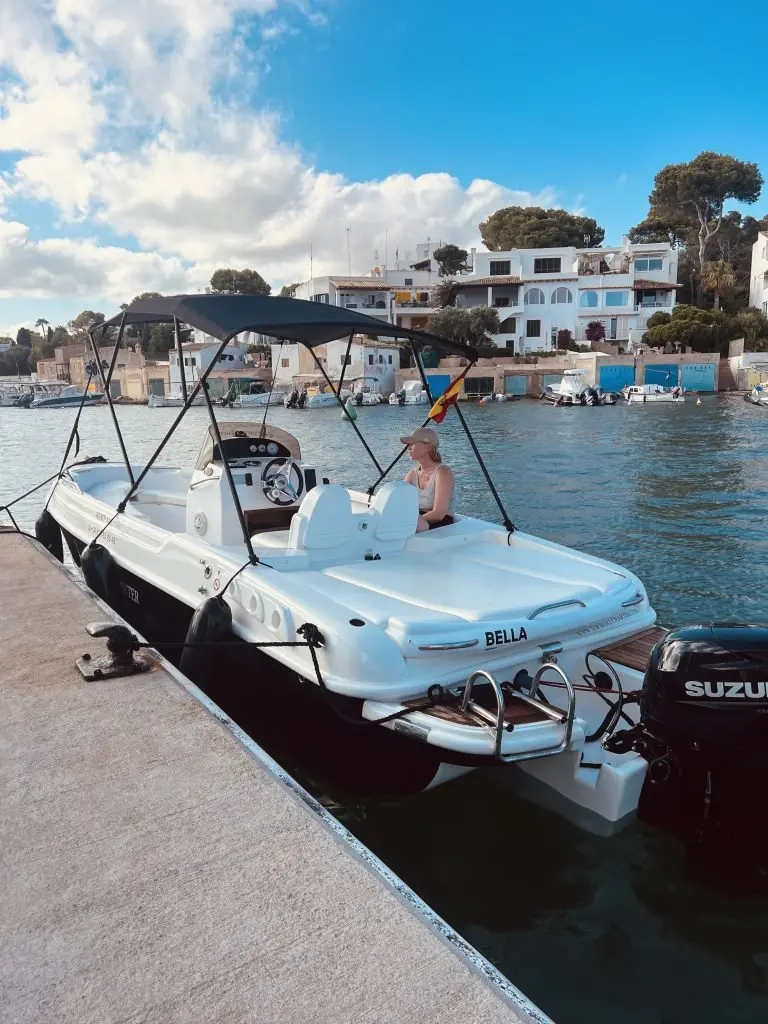 Top Boat Charter - Alquiler de lanchas en Cala d'Or, Foto 3 von 4