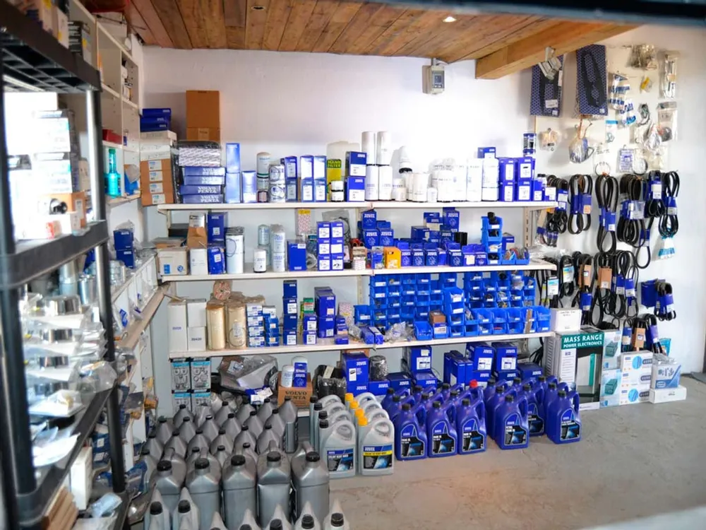 Ibiza Marine Center - Mantenimiento, custodia y recambios en Sant Antoni, foto 3 de 4