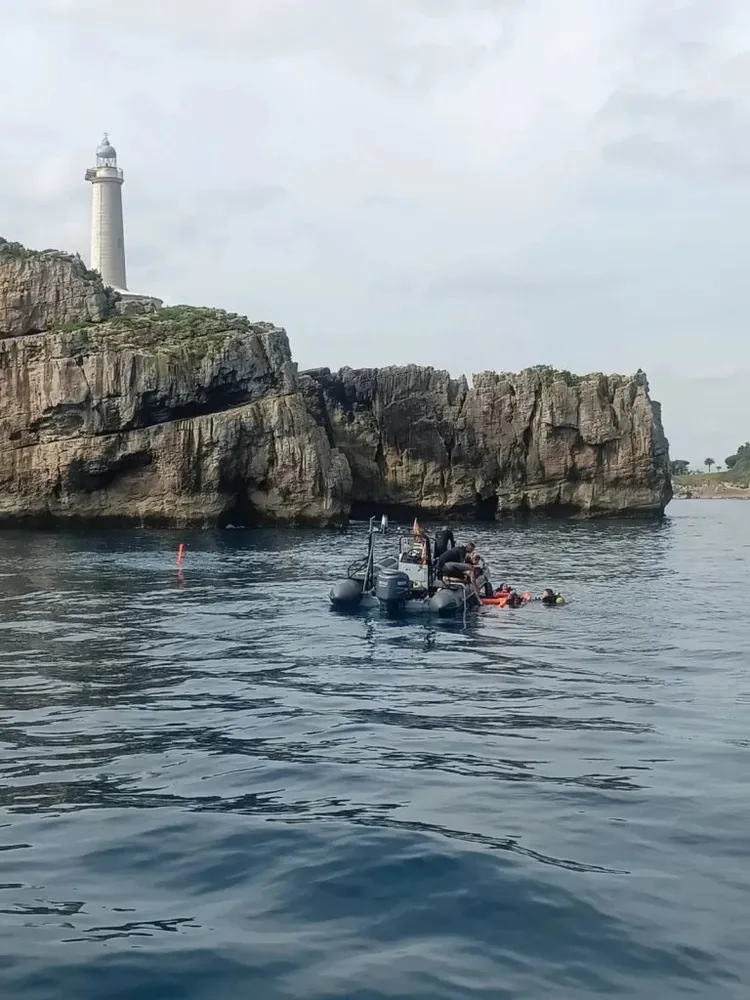 Acquatur - Centro de buceo PADI en Santander e Isla de Mouro, Foto 4 von 4