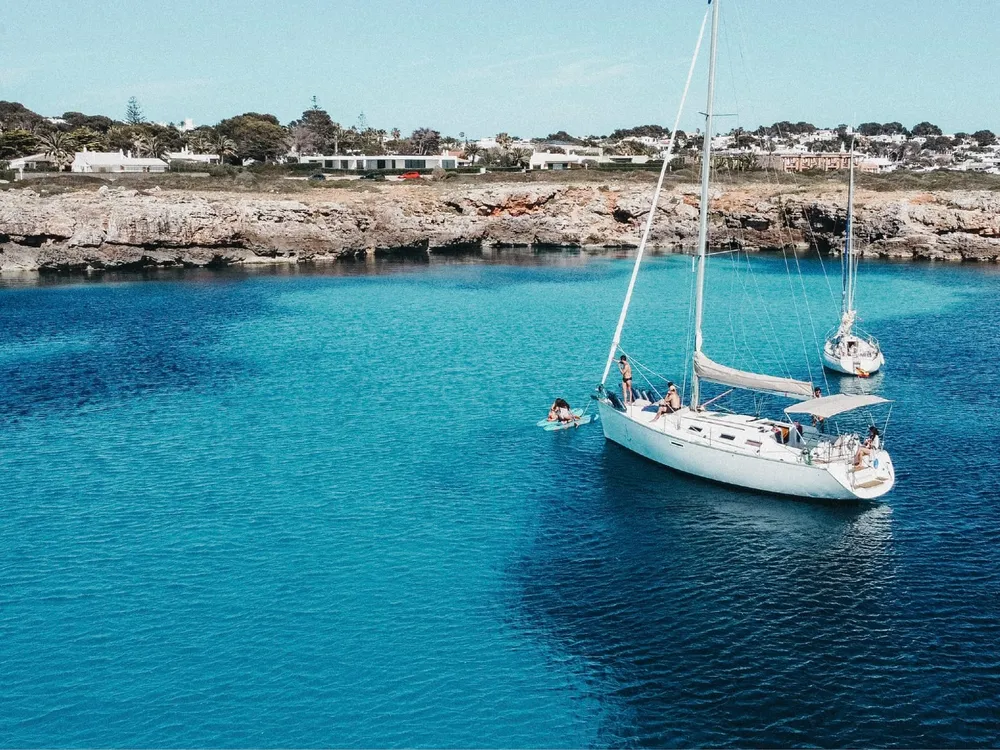 Menorca en Velero - Excursiones privadas en velero desde Maó, Foto 3 von 4
