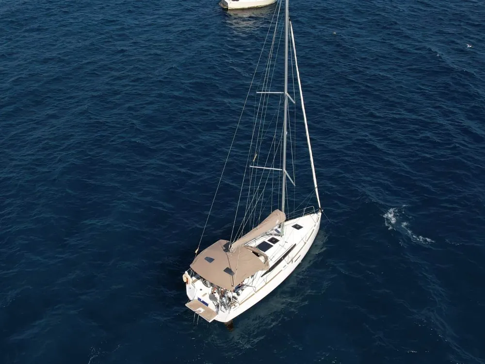 ECC Yacht Charter - Alquiler de veleros y catamaranes en Palma, Foto 4 von 4
