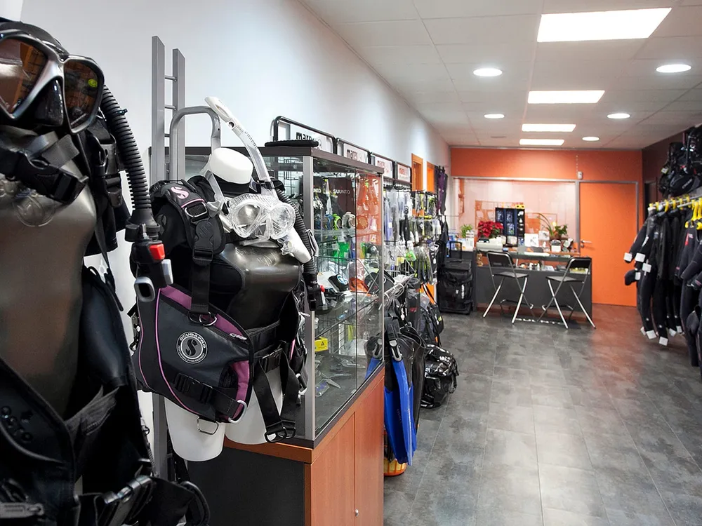 Divertysub - Escuela de buceo SSI y PADI en Barcelona, Foto 3 von 4