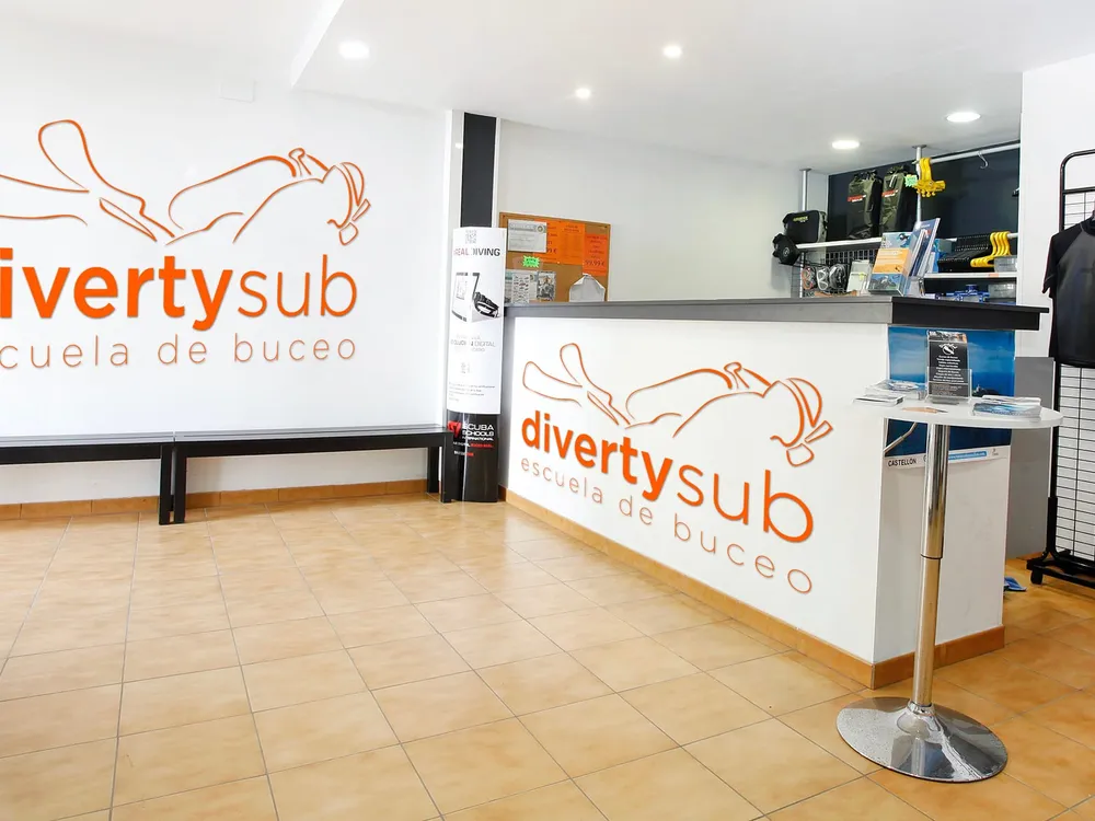 Divertysub - Escuela de buceo SSI y PADI en Barcelona, Foto 2 von 4