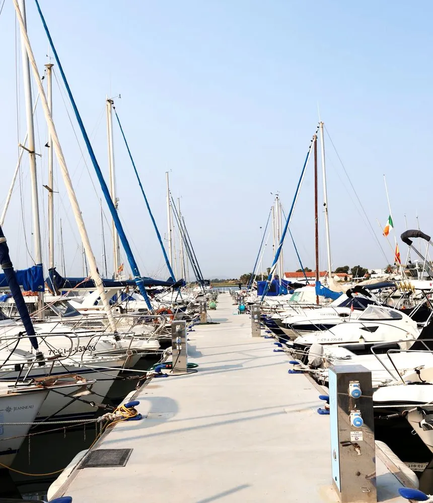Club Náutico Mar Menor - 280 amarres y escuela de vela en Los Alcázares, photo 3 sur 4