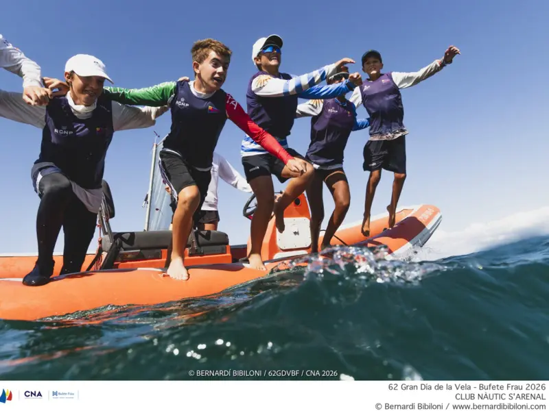 Club Nàutic S'Arenal - Amarres, travelift y escuela de vela en Llucmajor, Foto 2 von 4