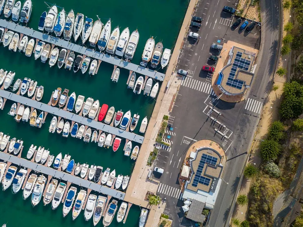 Marina Palamós - Puerto deportivo con 904 amarres de 7 a 30 m, Foto 2 von 4
