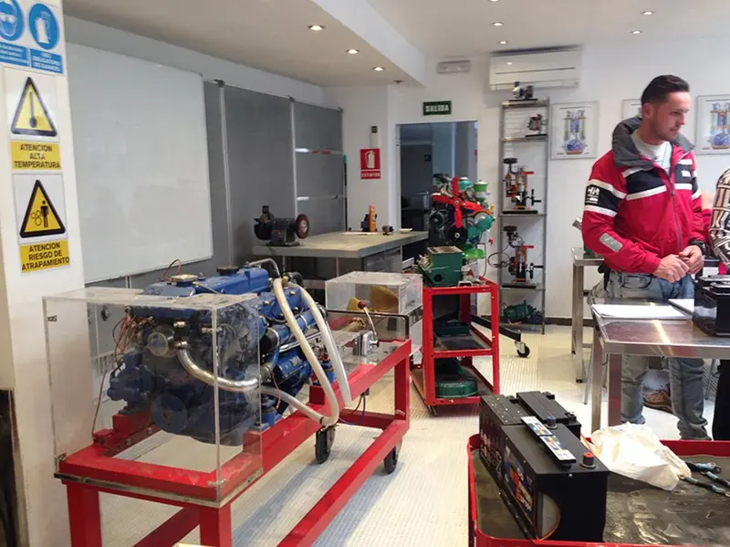 Escuela Balear de Náutica - Títulos náuticos en Palma, Foto 3 von 4