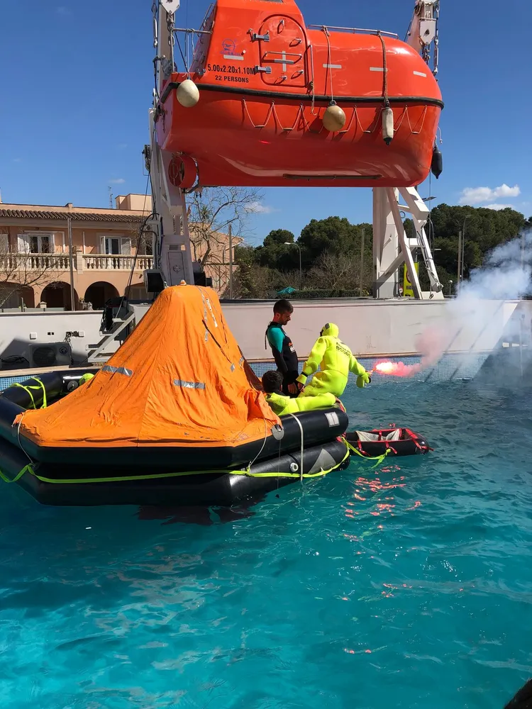 Escuela Balear de Náutica - Títulos náuticos en Palma, Foto 4 von 4