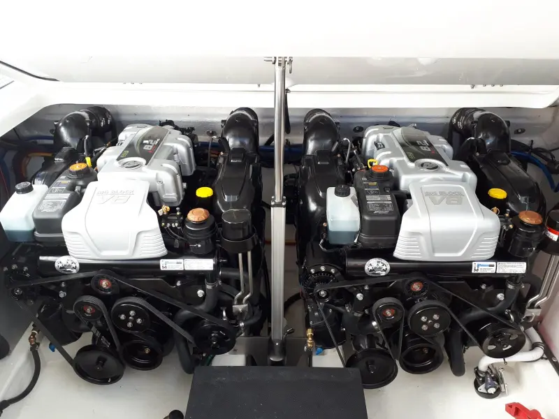 Mora Nautic Services - Reparación y mantenimiento de barcos en Menorca, Foto 3 von 4