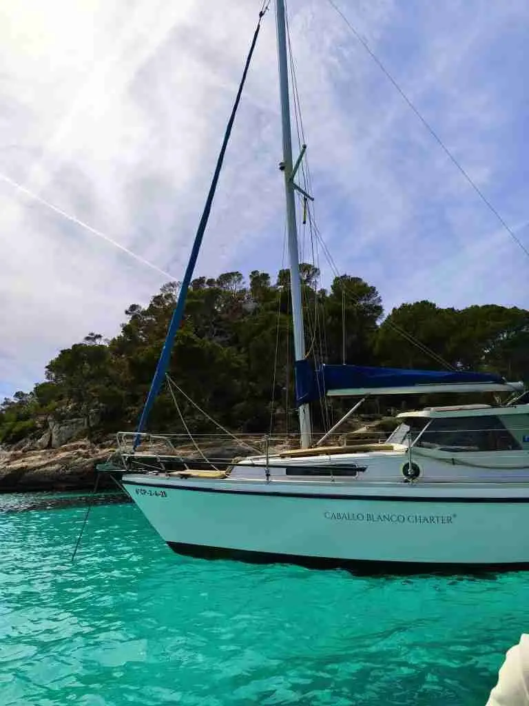 Caballo Blanco Charter - Excursiones privadas en velero desde Cala Galdana, фото 3 из 4