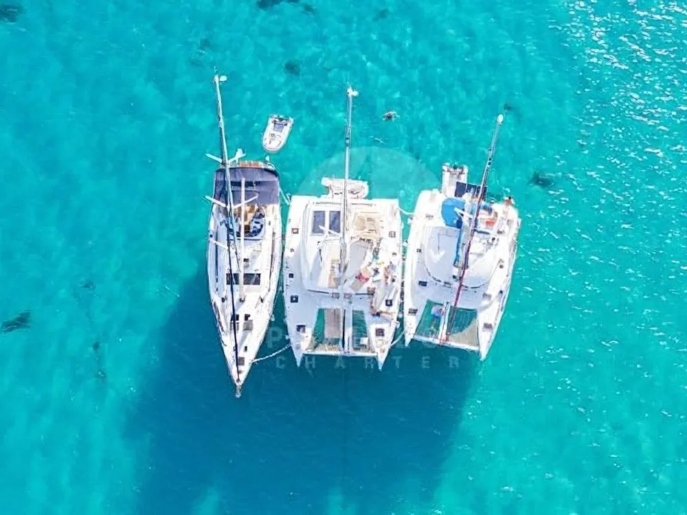 Papillon Charter - Alquiler de veleros y catamaranes en Valencia, foto 2 de 4