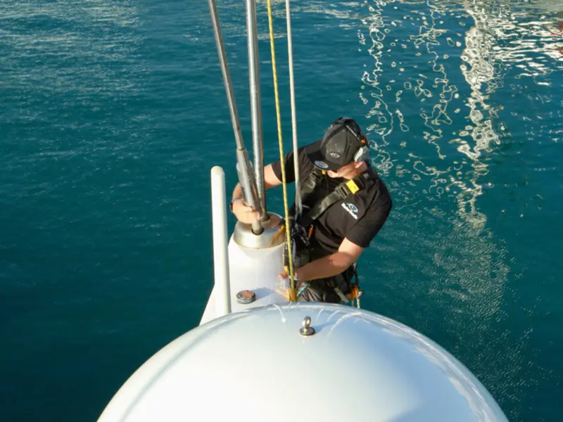 Marine Results - Jarcia y peritaje de mástiles de superyates en Palma, photo 3 sur 4