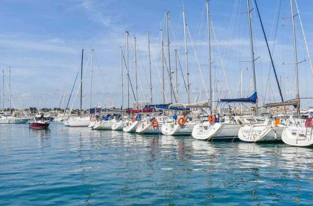 Club Nàutic L'Escala - Amarres y escuela de vela en el golfo de Roses, foto 2 de 4