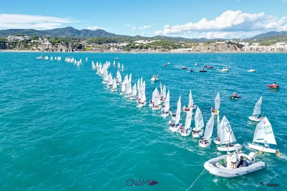 Club Nàutic d'Arenys de Mar - Amarres, escuela de vela y regatas, фото 4 из 4