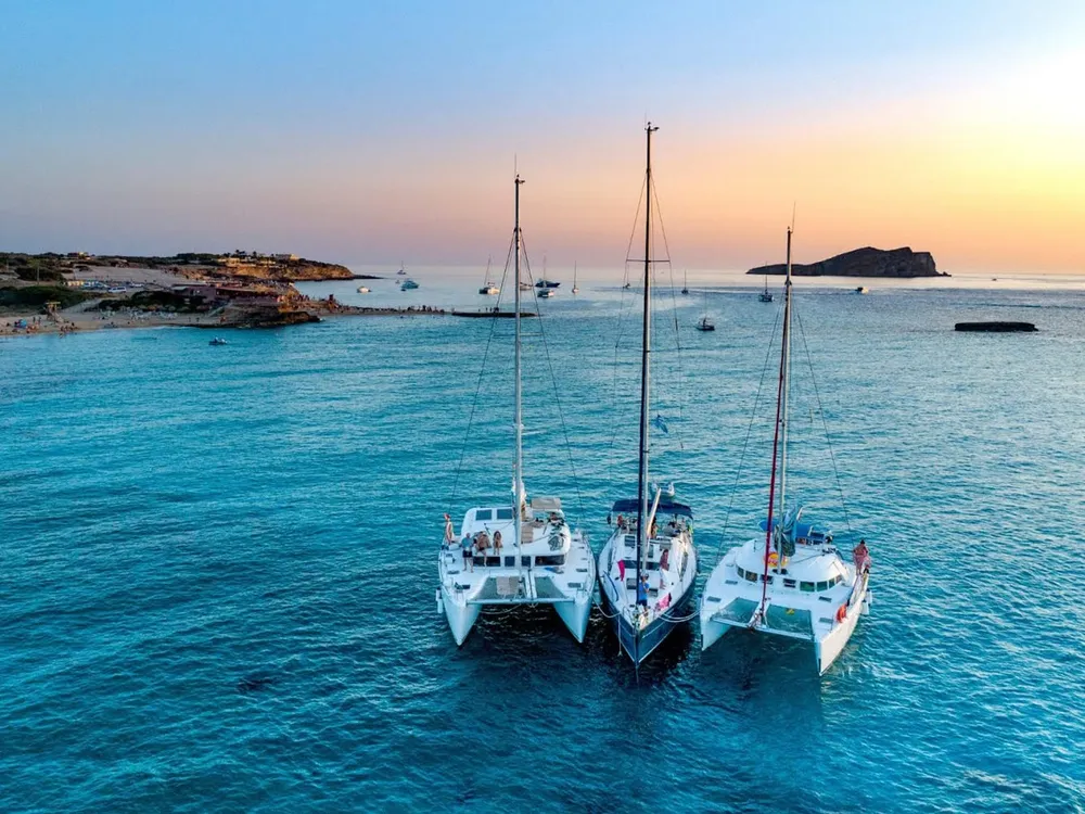 Papillon Charter - Alquiler de veleros y catamaranes en Valencia, foto 4 de 4