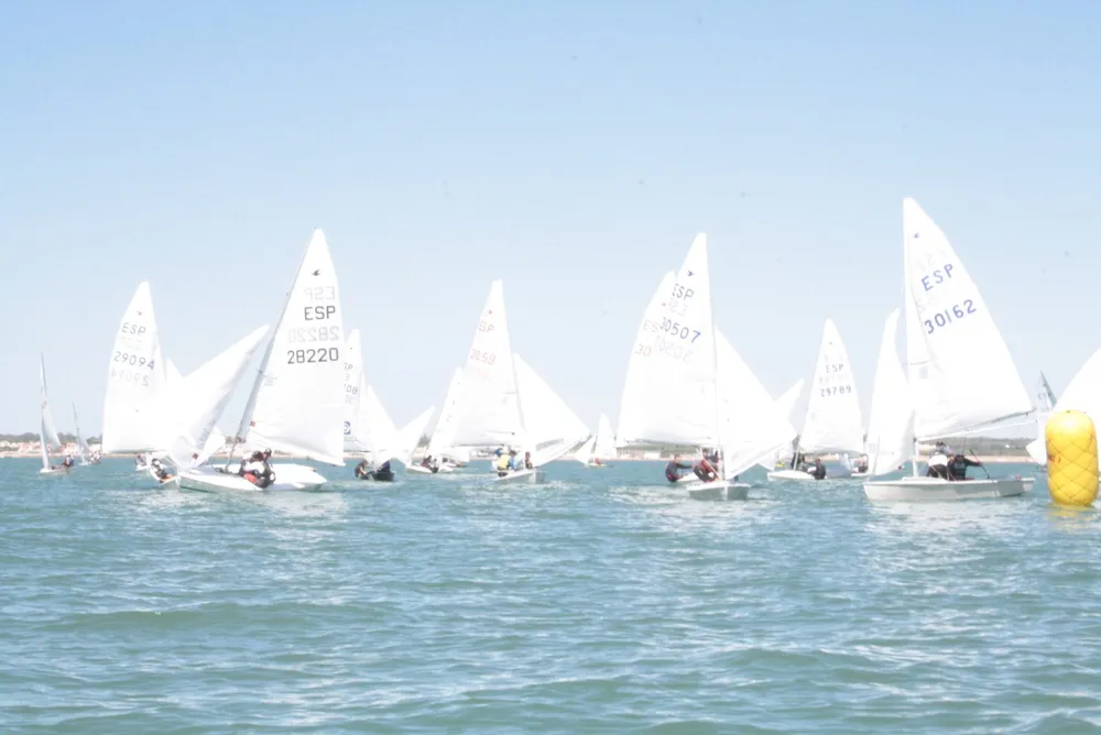 Real Club Náutico de Cádiz - Amarres y escuela de vela desde 1868, Foto 4 von 4