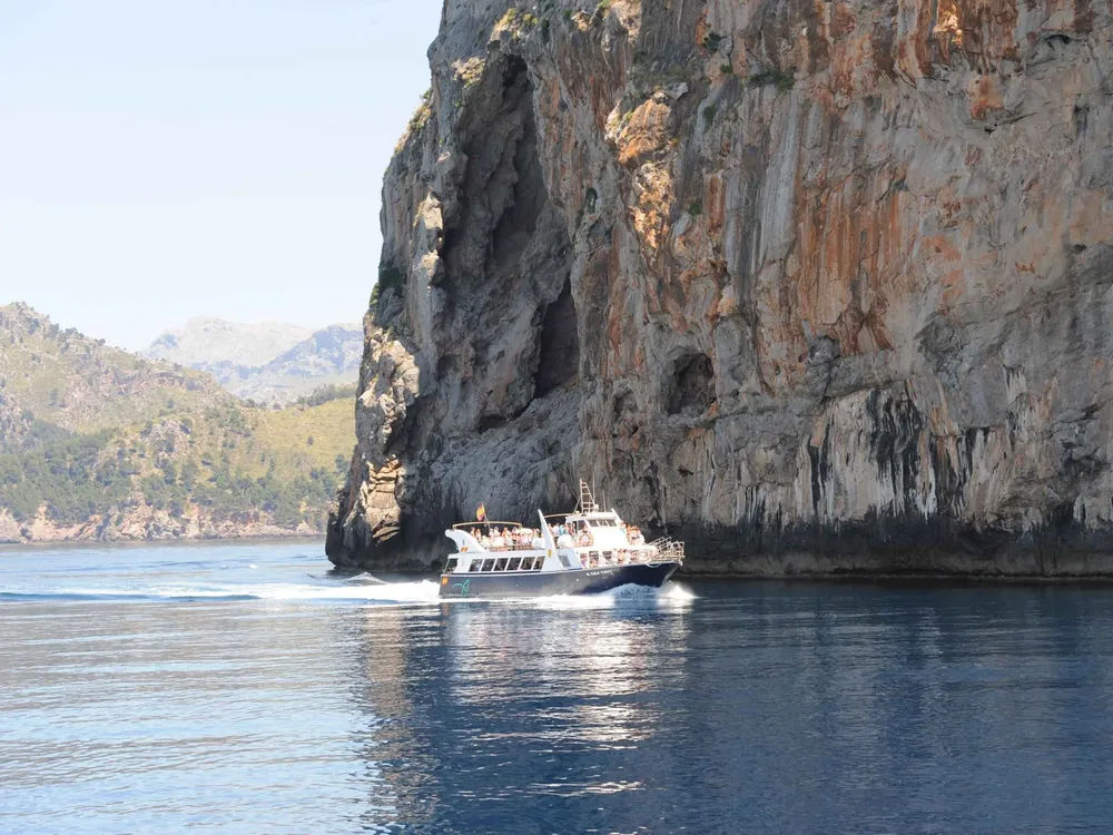 Barcos Azules - Excursiones en barco desde Port de Sóller, foto 3 de 4