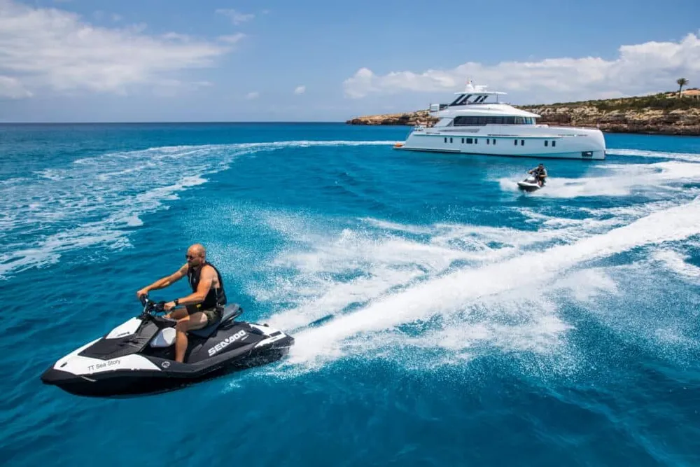 SunMarine Ibiza - Alquiler de yates y lanchas con patrón en Ibiza, Foto 2 von 4