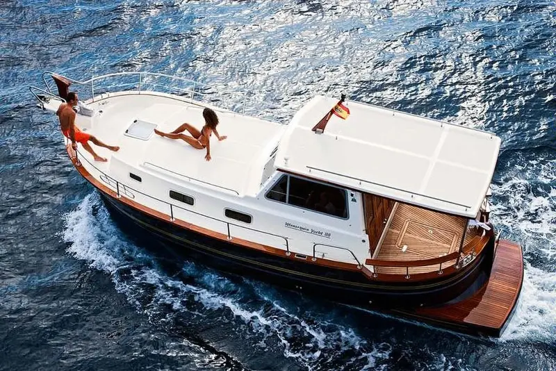 Confianza Yachting - Alquiler y mantenimiento de barcos en Portocolom, Foto 3 von 4