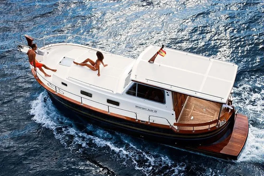 Confianza Yachting - Alquiler y mantenimiento de barcos en Portocolom, Foto 3 von 4