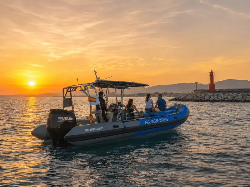 All Blue Diving - Buceo desde barco en el puerto de Cambrils, foto 2 de 4