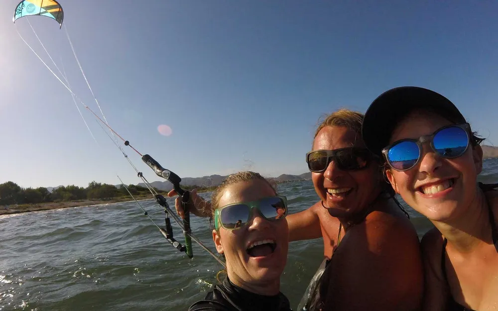 Olli Kite School Mallorca - Escuela de kitesurf IKO, Foto 3 von 4