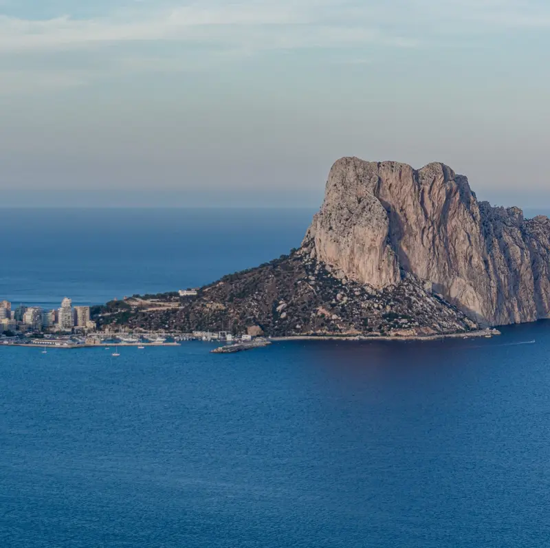 Real Club Náutico de Calpe - 264 amarres bajo el Peñón de Ifach, Foto 2 von 4