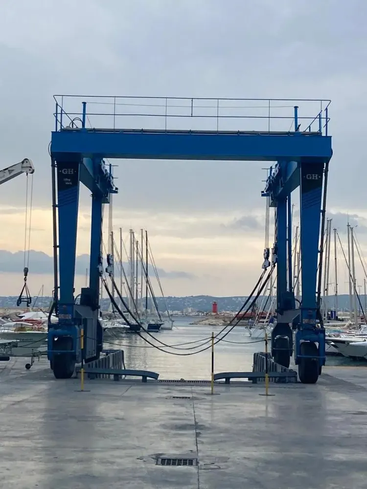 Náutica Ferrer - Servicio oficial Volvo Penta, invernaje y taller en Jávea, foto 4 de 4