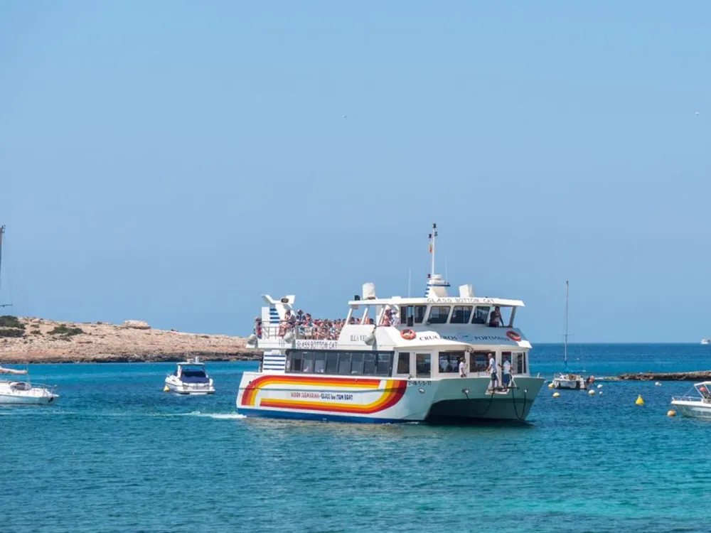 Cruceros Portmany - Excursiones en barco desde Sant Antoni, foto 3 de 4