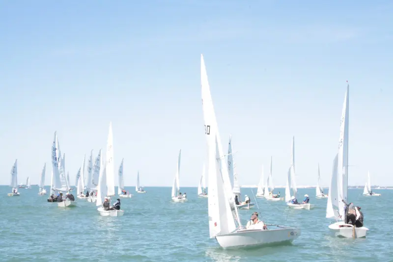 Real Club Náutico de Cádiz - Amarres y escuela de vela desde 1868, Foto 3 von 4
