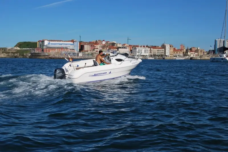 Navegación y Pesca - Salidas de pesca y alquiler de barcos en Gijón, Foto 3 von 4