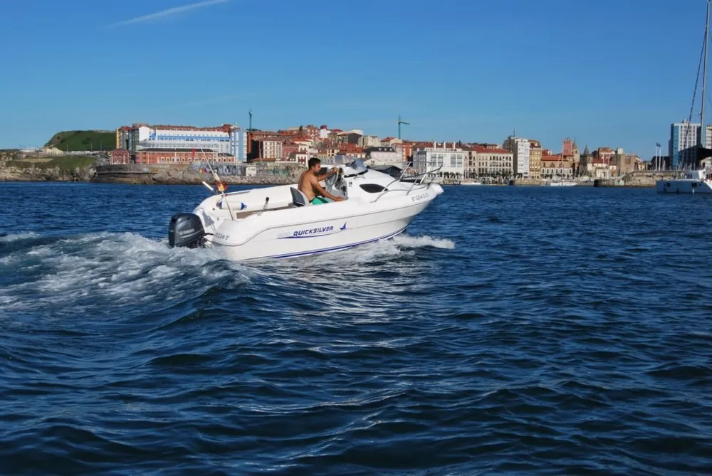 Navegación y Pesca - Salidas de pesca y alquiler de barcos en Gijón, Foto 3 von 4