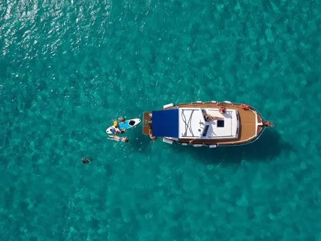 Mar en Calma - Excursiones en llaüt por Menorca, Foto 3 von 4