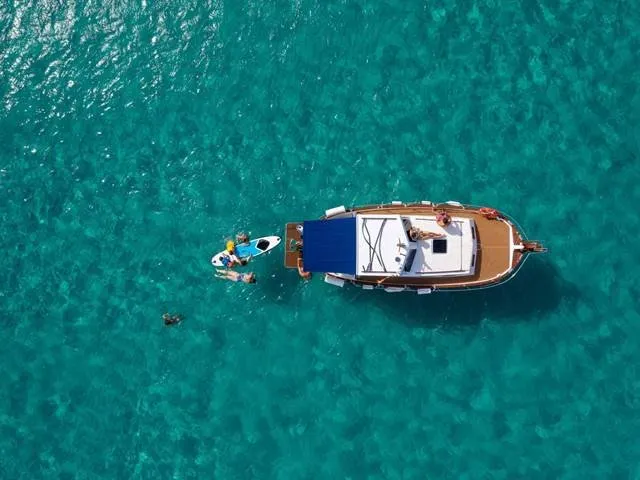 Mar en Calma - Excursiones en llaüt por Menorca, Foto 3 von 4