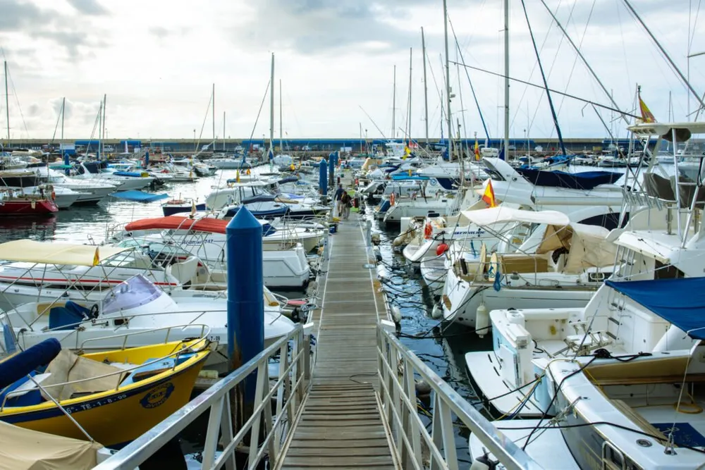 Puerto Colón - Amarres, varadero y marina seca en Costa Adeje, photo 4 of 4