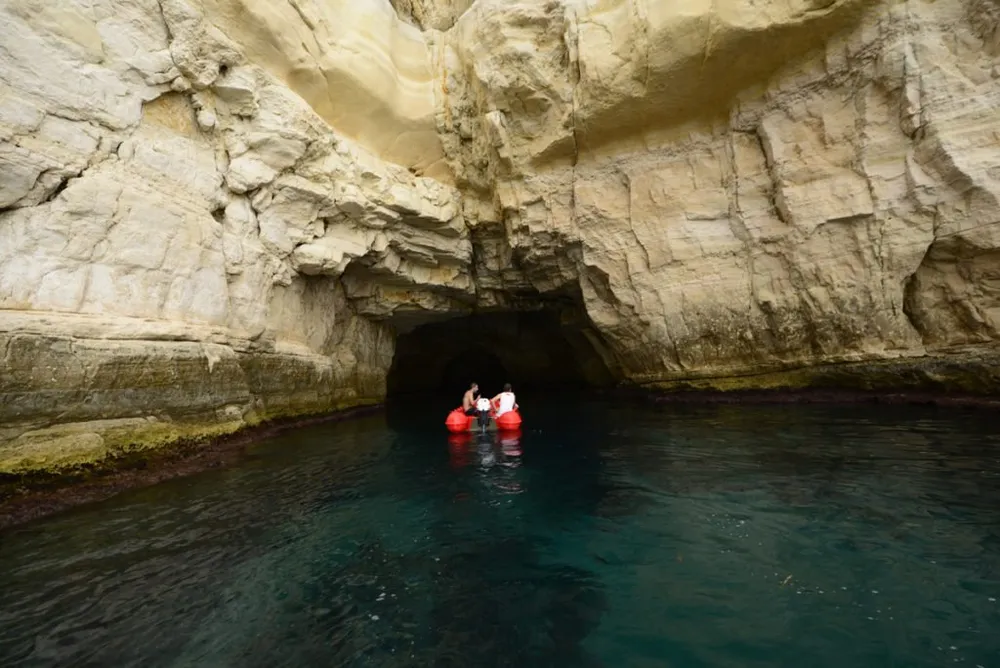 Al Abordaje del Cabo - Rutas en barco y kayak en Las Negras, Foto 3 von 4