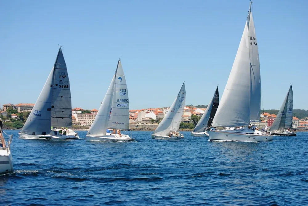 Club Náutico de Portonovo - Amarres, grúa y escuela de vela, foto 4 de 4