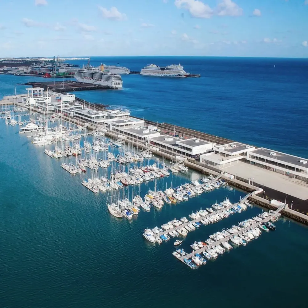 Marina Lanzarote - 380 amarres y travelift de 820 t en Arrecife, foto 4 de 4