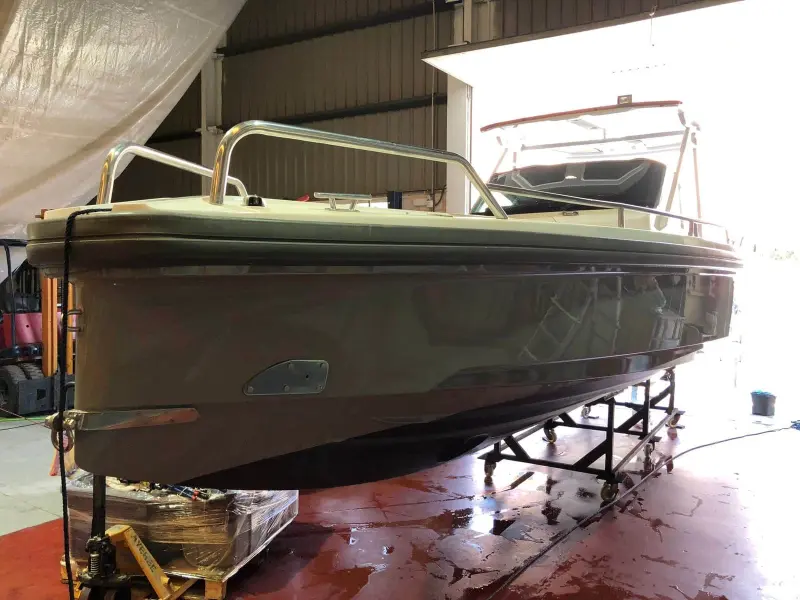 Sernaval Yacht Services - Taller náutico y revisión de balsas en Valencia, Foto 3 von 4