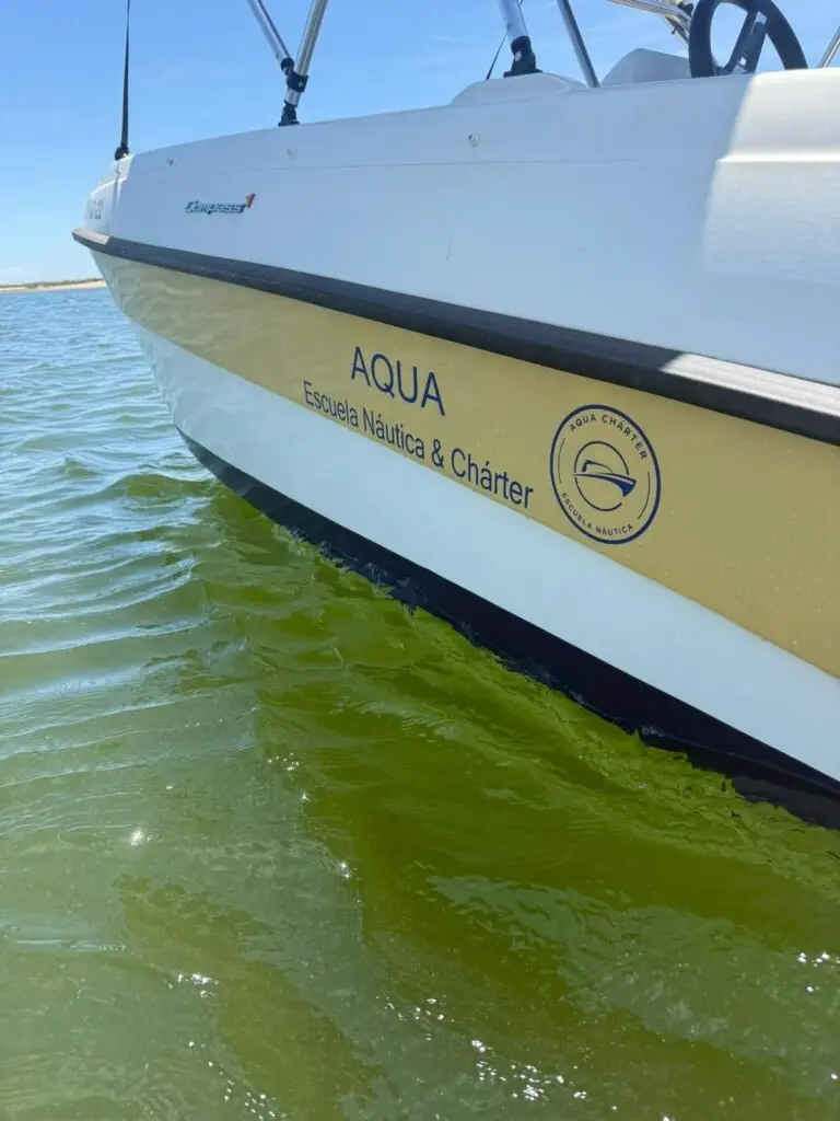 Aqua Escuela Náutica y Chárter - Alquiler y titulaciones en Huelva, Foto 2 von 4