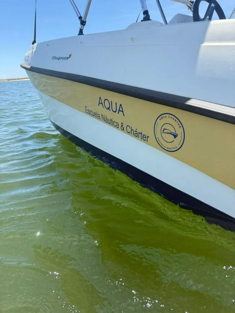Aqua Escuela Náutica y Chárter - Alquiler y titulaciones en Huelva, Foto 2 von 4
